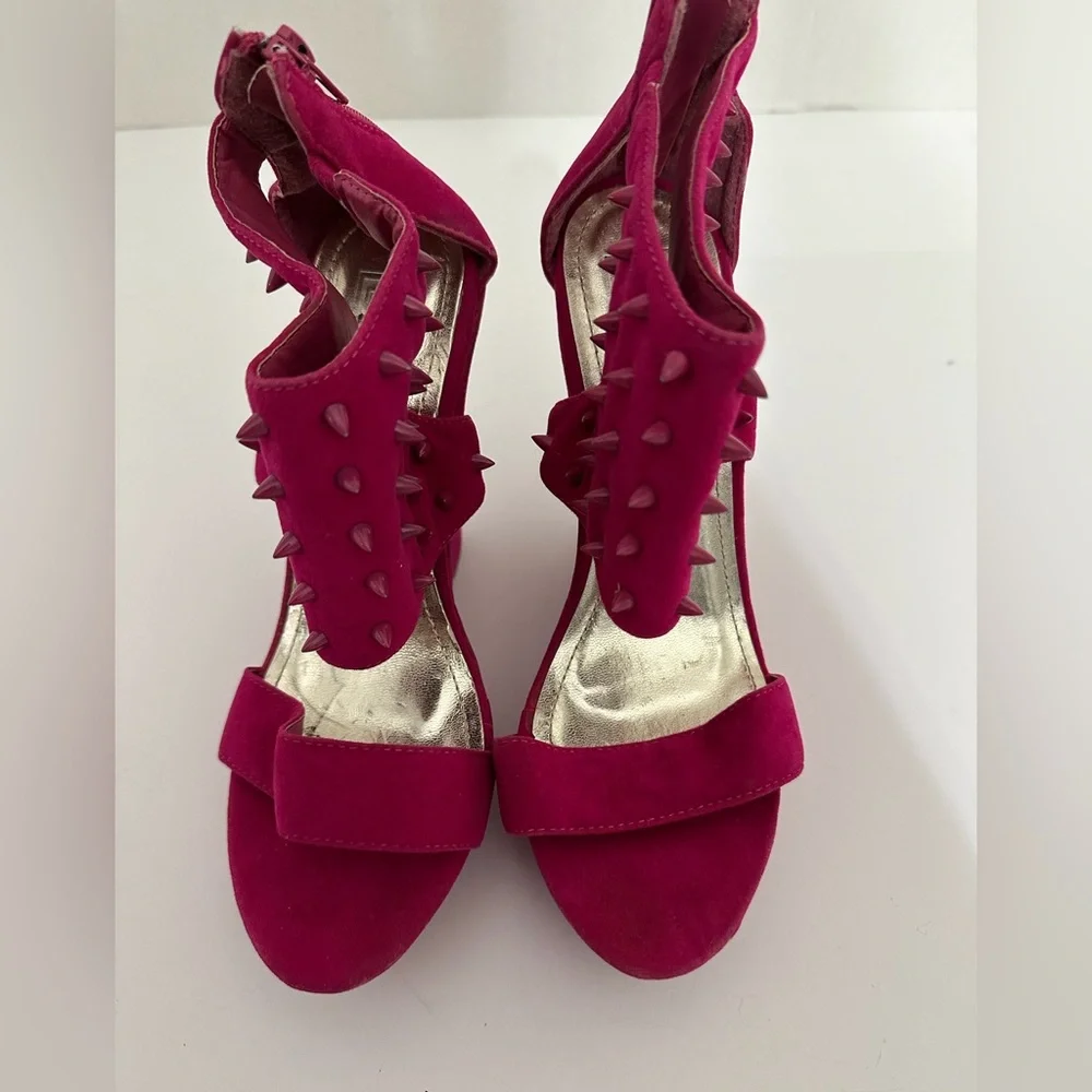 City Snappers Studded Platform Wedges Size 8.5 Spiked Heels Zip Back Rocker Y2K